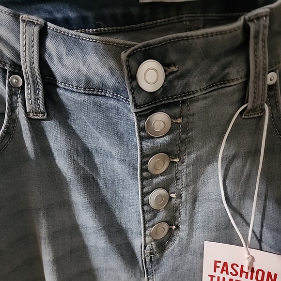 Button fly jeans - Picture 2 of 5